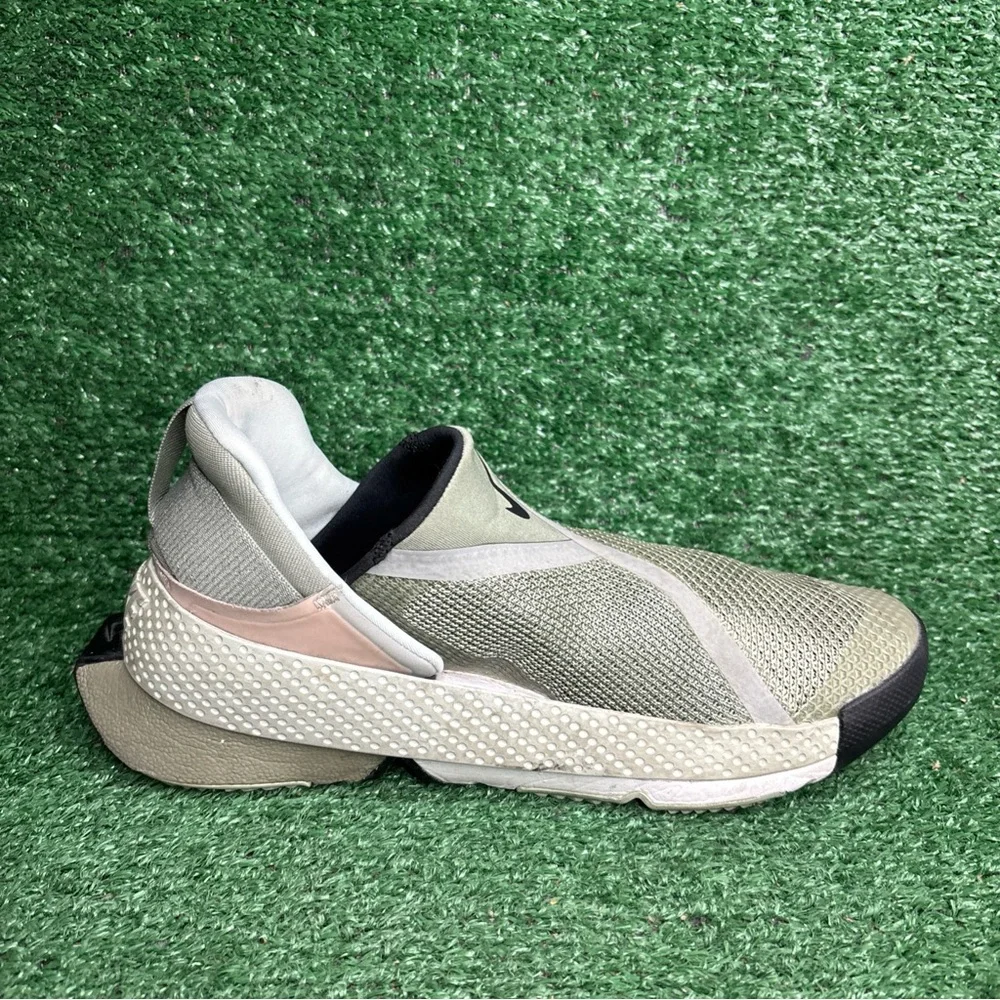 Nike Go FlyEase Slip On Shoes Light Army CW5883-300 Size‎ Mens 7 / Womens 8.5